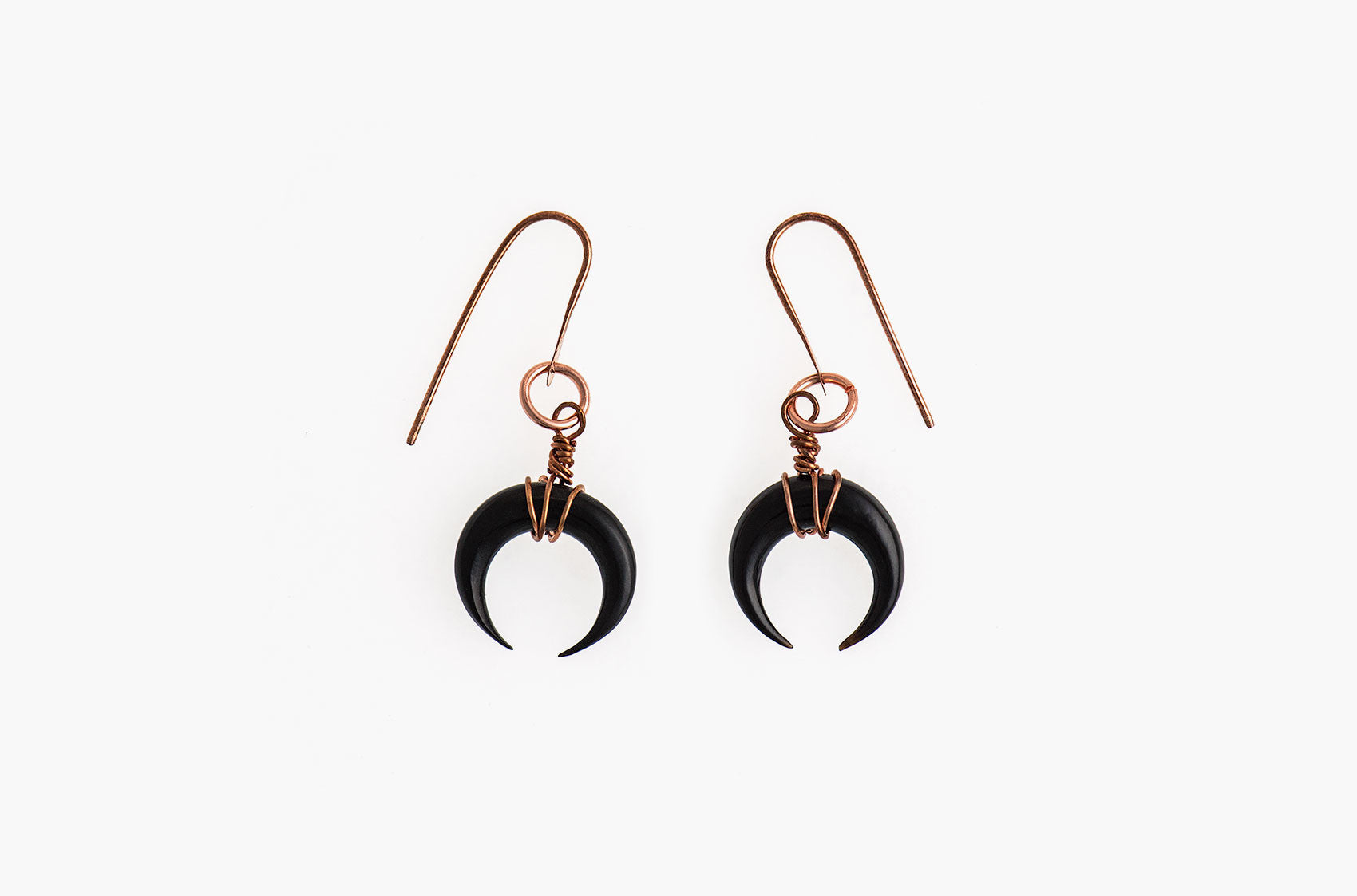 Little Big Horn. Crescent medium wire-wrap earrings Black with copper earwires