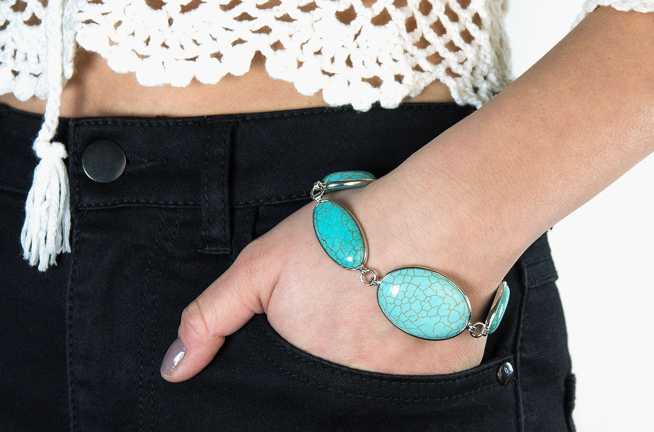Metal & Stone. Turquoise ovals bracelet