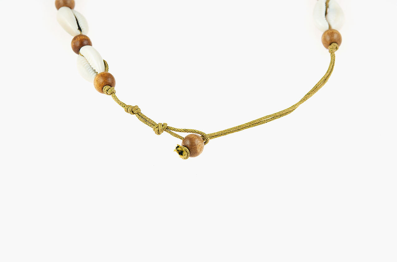 Shell, wood and tassel leather necklace back